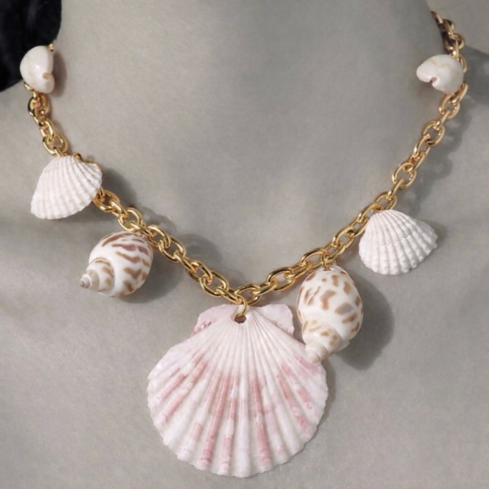 Striped Scallop Aquatic Shell Medley Tiger Conch Cowrie Cockle Streaked Necklace - Picture 3 of 6